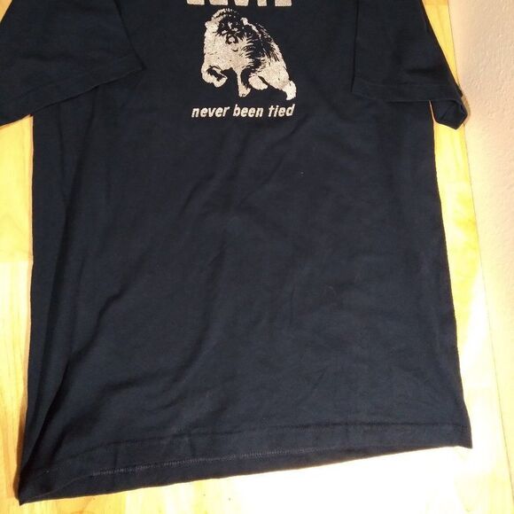 Deadstock Vintage Levi's Red Tab Never Been Tied Graphic T-Shirt - Picture 3 of 7